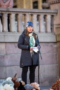 Daglig leder i Dyrebeskyttelsen Norge, Åshild Roaldset, holder appell under Black Friday-markeringen foran Stortinget29. november 2019. Foto Lena Kristiansen.